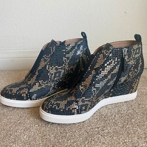 Linea Paolo Felicia lll Wedge Sneaker Snake Print Leather Women’s Size 8M